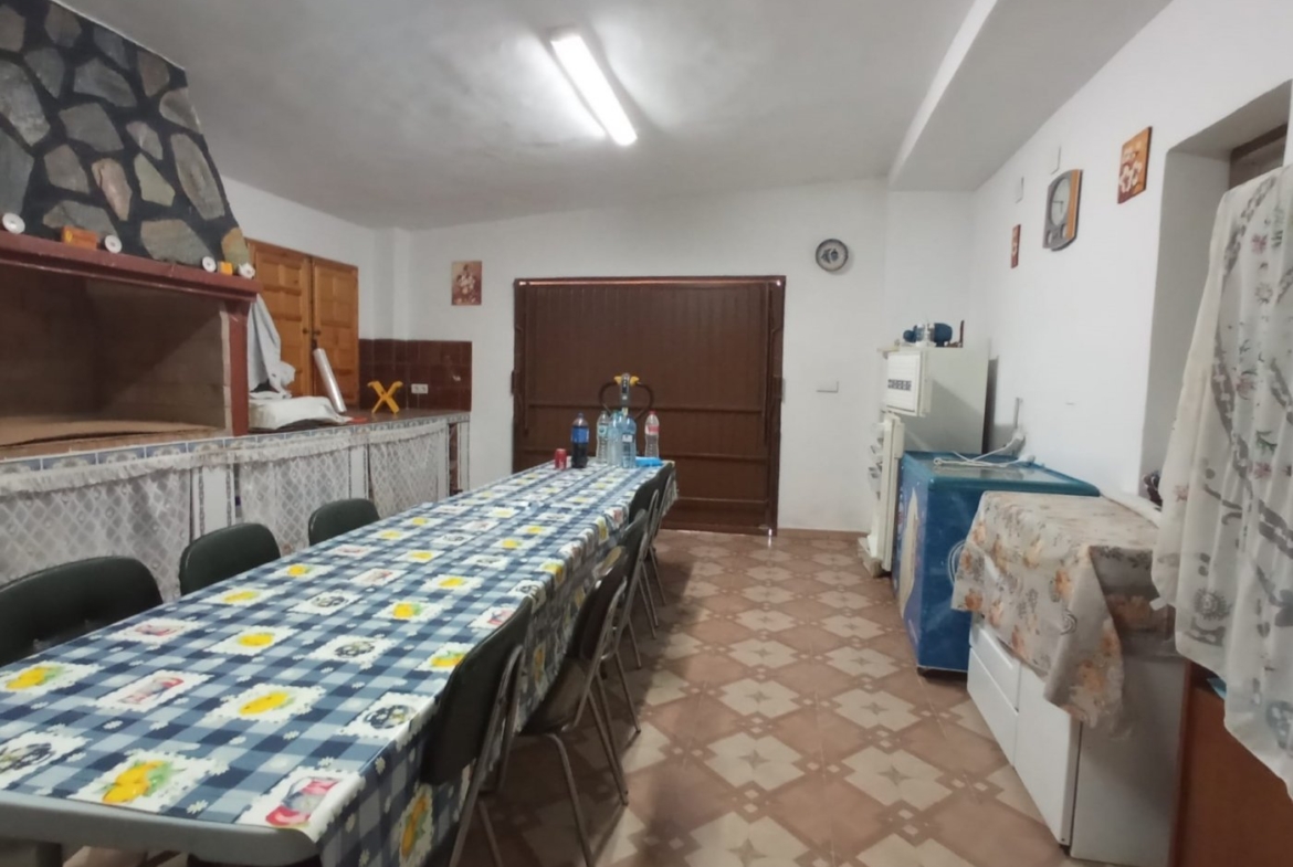 INDEPENDENT VILLA OF 500M2 – LAND OF 10,000M2 NEXT TO BONALBA – MUCHAMIEL