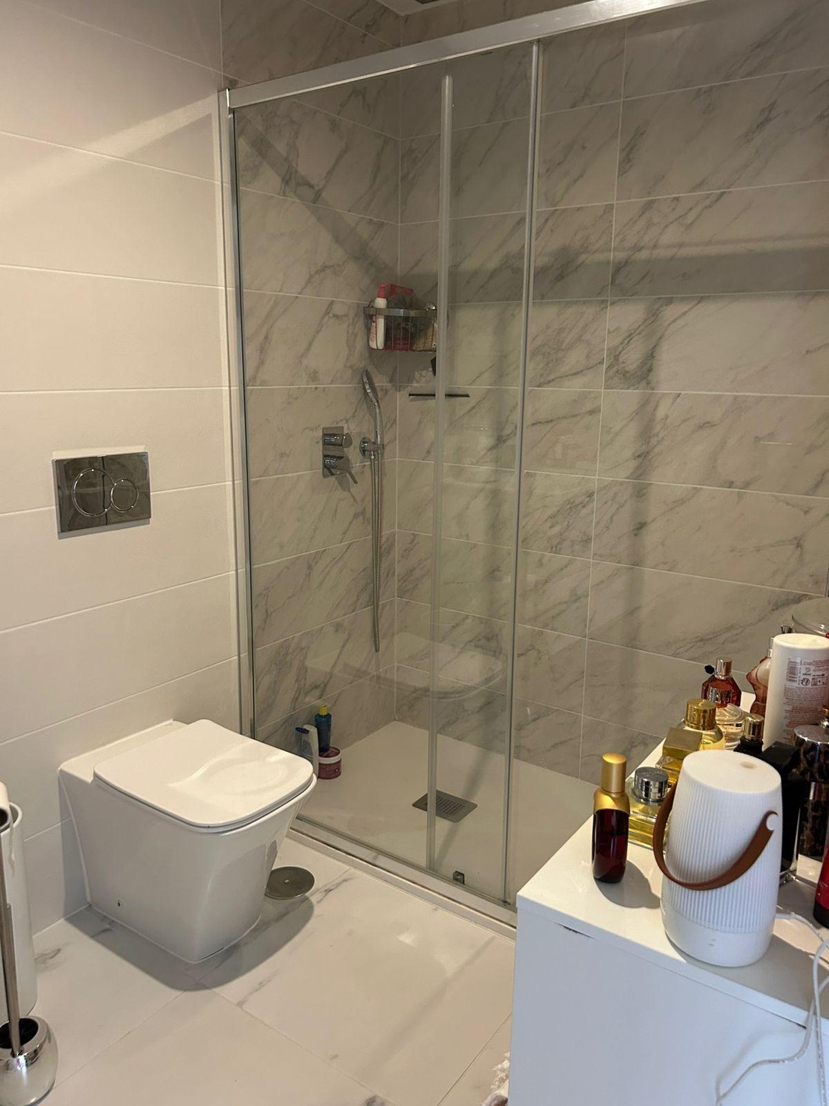 3-22-80 ÁTICO EN PLAYA FLAMENCA CON SOLARIUM PRIVADO. 2 DORM. 2 BAÑOS. 80 M2 DE SUPERFICIE. PISCINAS COMUN.