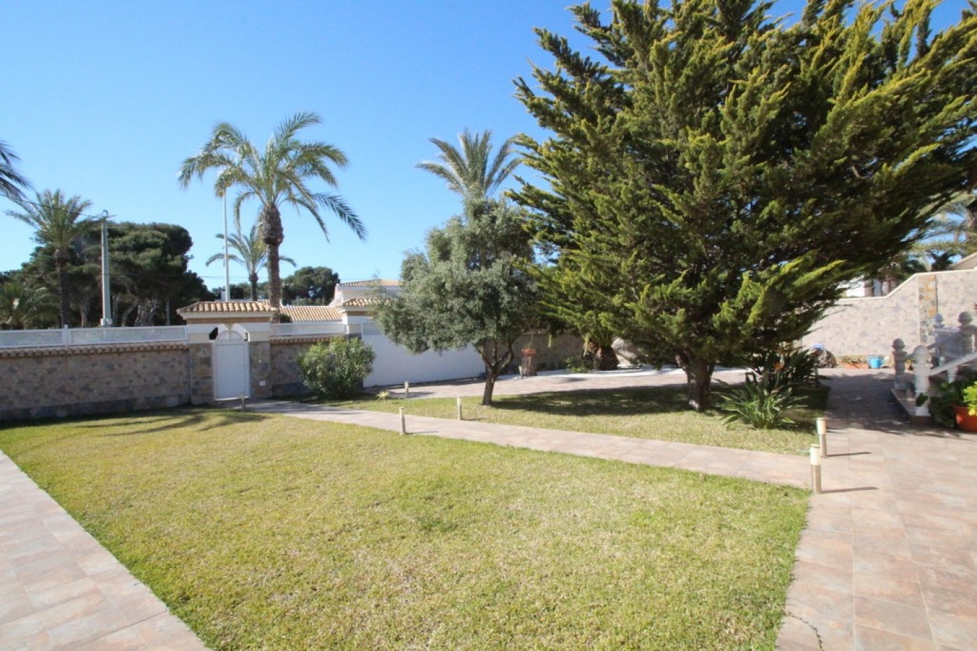 Luxe villa in Cabo Roig