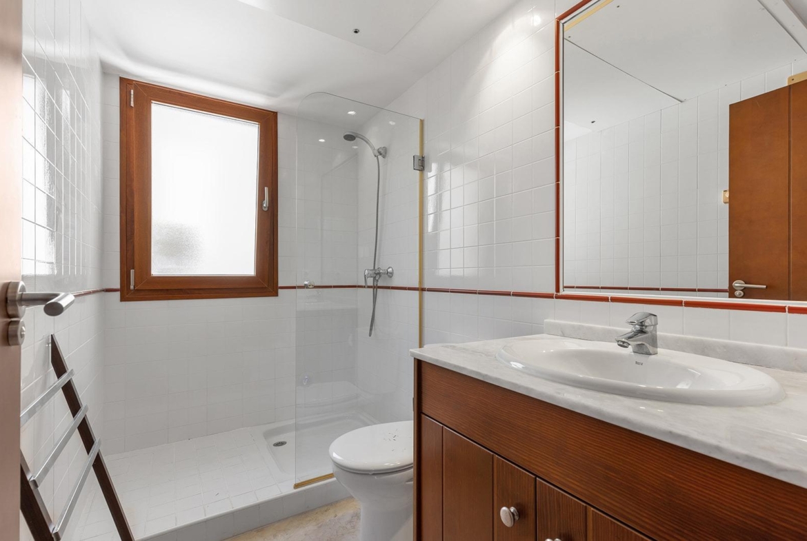 “LA RECOLETA” ATICO CON TRES TERRAZAS. GARAJE+TRASTERO. 2 DORM. 2 BAÑOS. 201 M2. PISCINAS.
