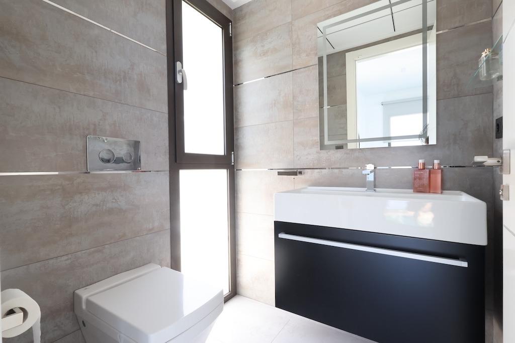VILLA DE LUJO DE 5 DORM. 6 BAÑOS. EN MONTE OLIMPO JÁVEA.
