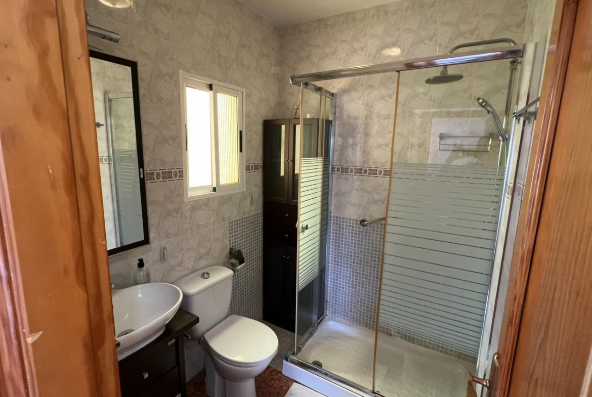 🏡 Your lakeside home with ☀️ solarium and 🌿 private garden in Torrevieja!