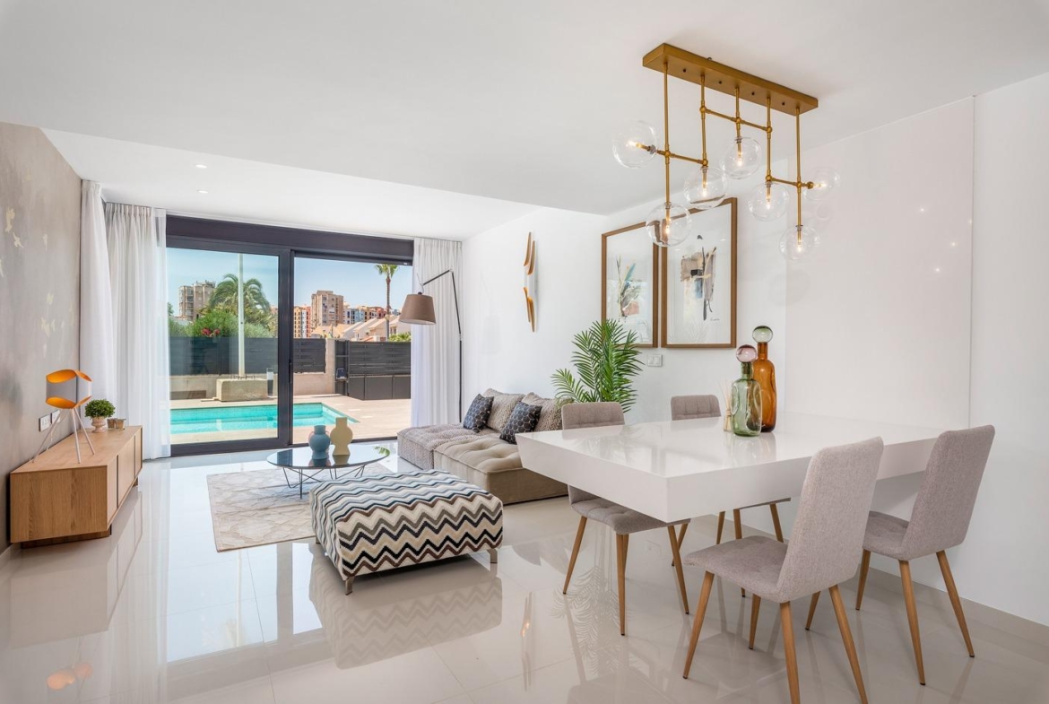 OBRA NUEVA EN LA MANGA. VILLA DE LUJO. 3 DORM. 3 BAÑOS. 440 PARCELA. PISCINA PROPIA.PLAYA A 350M