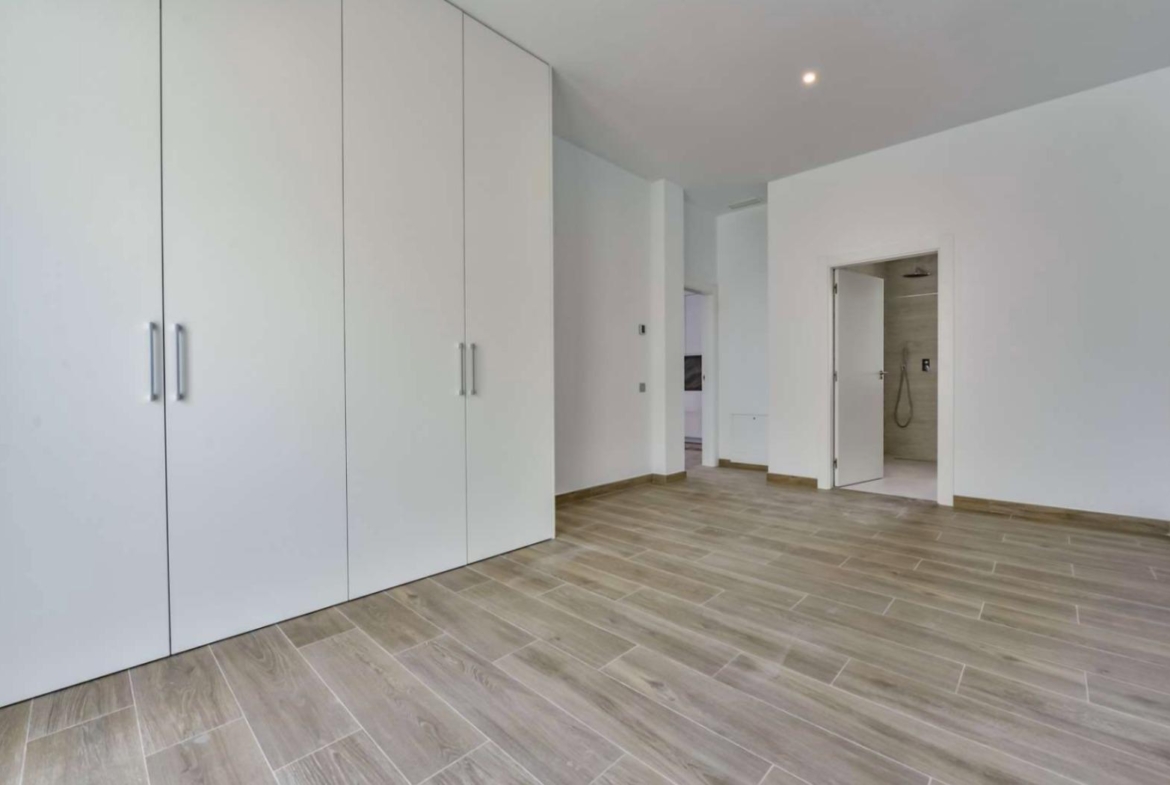 Nieuw gebouwde villa in Golf Bahía Luxe, ruimte en energie-efficiëntie