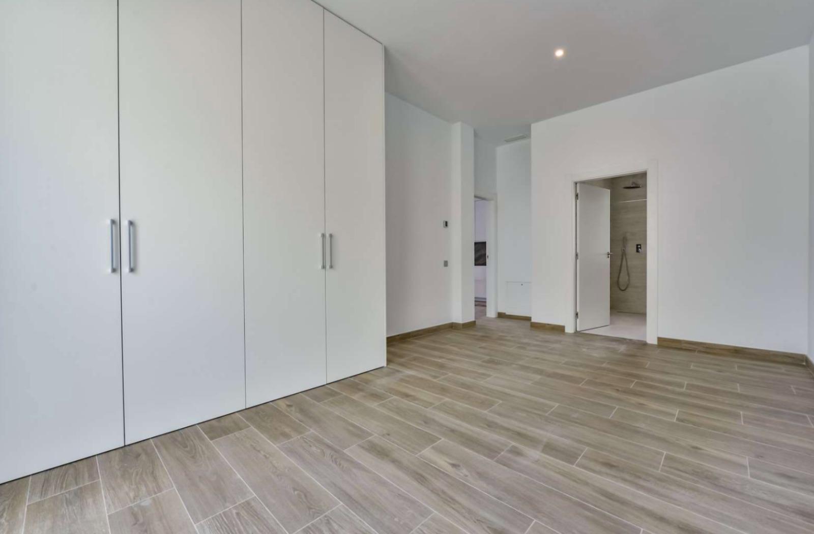 Nieuw gebouwde villa in Golf Bahía Luxe, ruimte en energie-efficiëntie