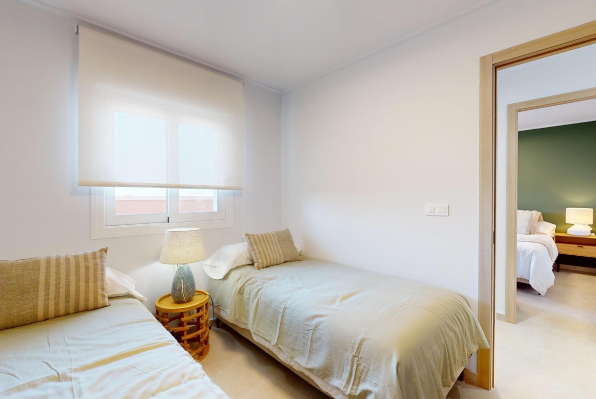 APARTAMENTOS DE OBRA NUEVA EN PILAR DE LA HORADADA CON GARAJE INCLUIDO. 100 M2.TERRAZAS DE 25 M2. 3 DORM. 2 BAÑOS. PISCINA.