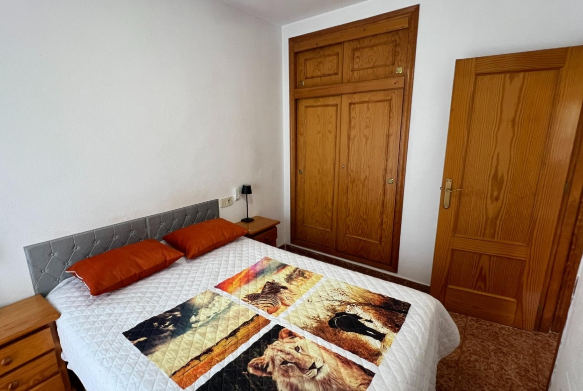 🏡 Your lakeside home with ☀️ solarium and 🌿 private garden in Torrevieja!