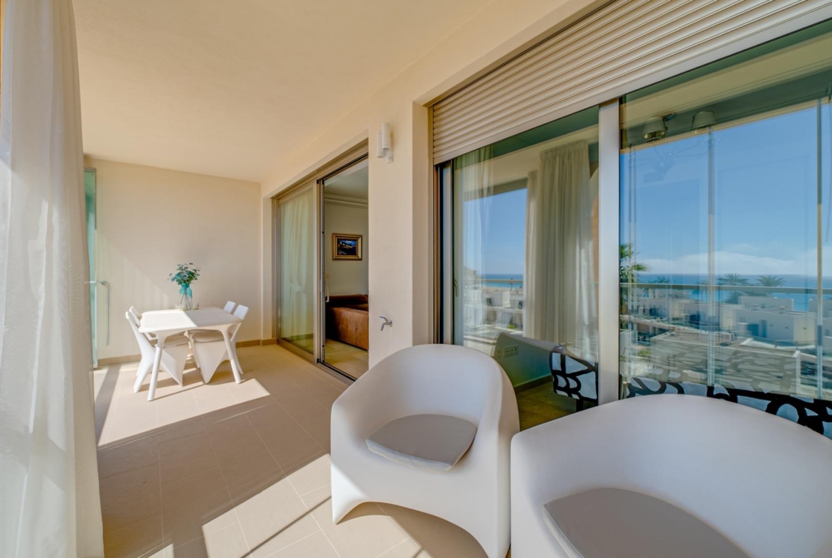 Magnificent apartment with stunning sea views