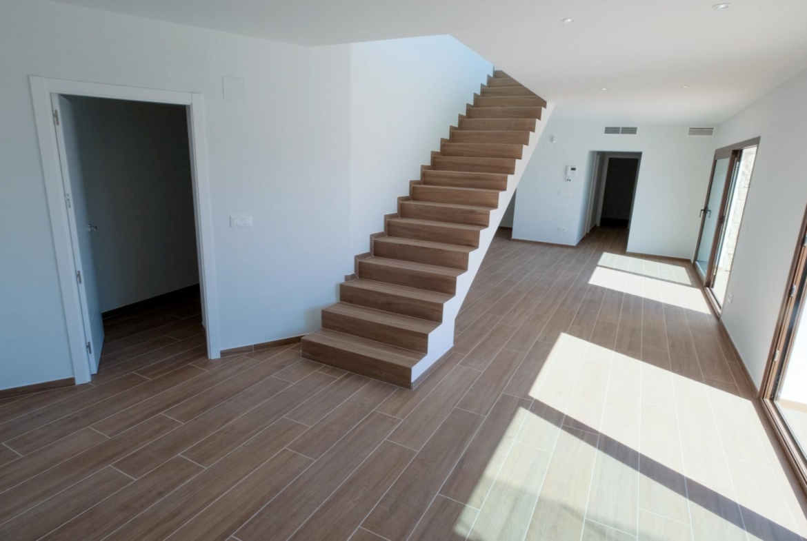 “Stunning Villa with scenic views to the sea and valle  in Altea”