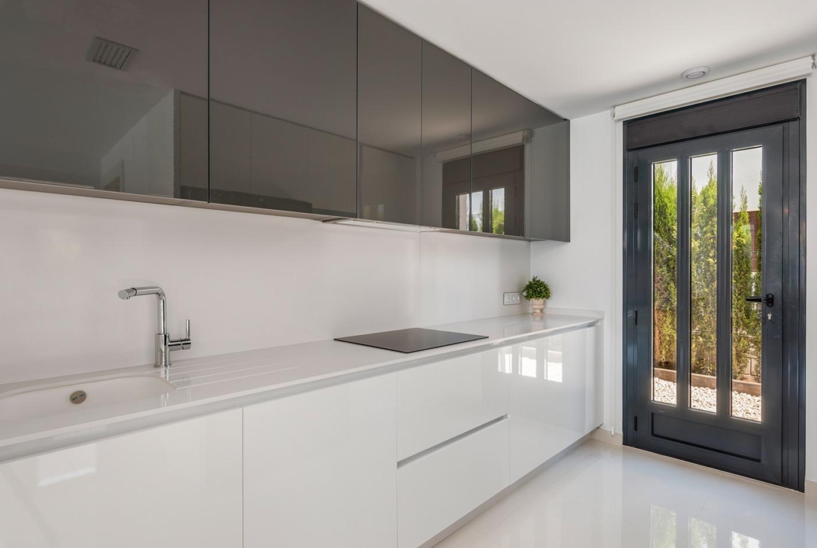 OBRA NUEVA EN LA MANGA. VILLA DE LUJO. 3 DORM. 3 BAÑOS. 440 PARCELA. PISCINA PROPIA.PLAYA A 350M