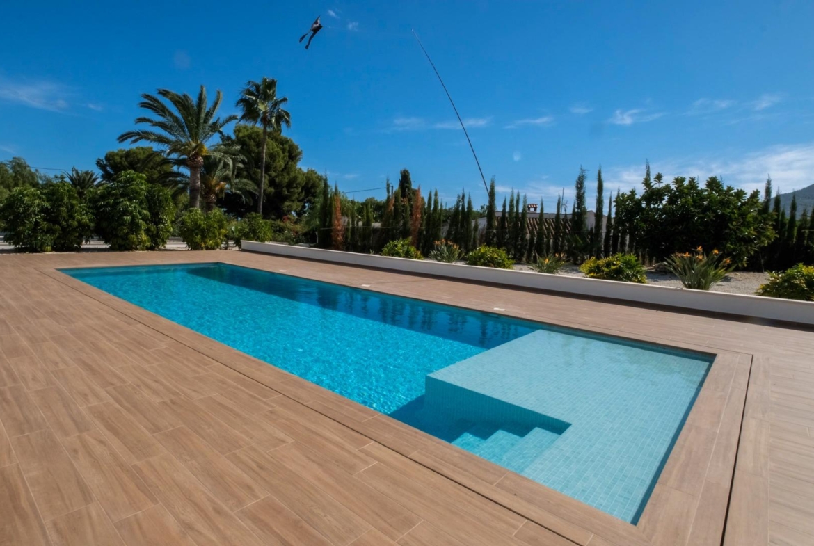 “Stunning Villa with scenic views to the sea and valle  in Altea”