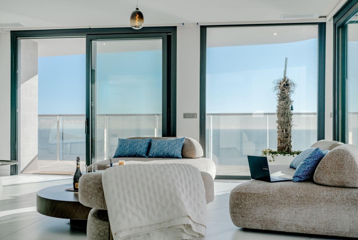 Premium Apartment at Sunset Cliffs – 29th Floor