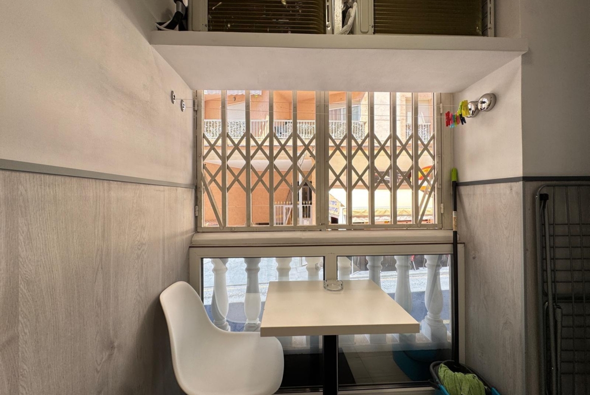 2 BAÑOS. 65 M2. SECADO POR DOS ESTUDIOS PARA ALQUILAR