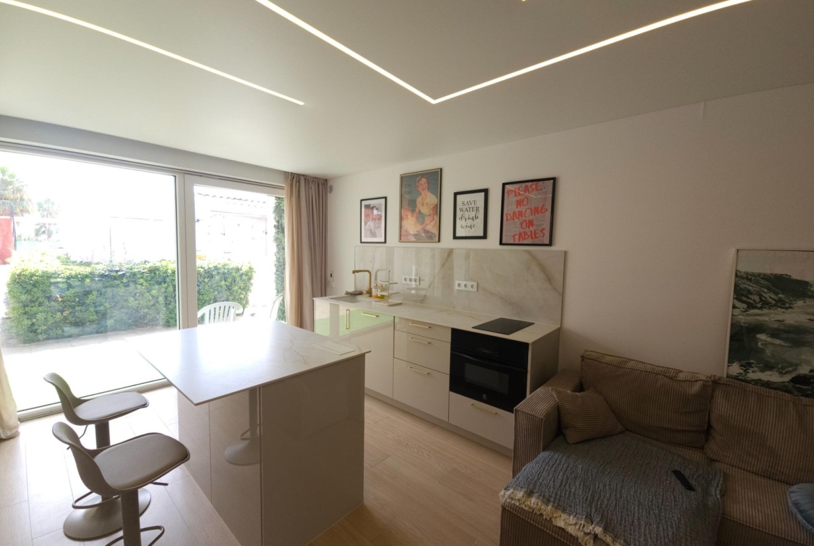 Exclusive Renovated Apartment in La Veleta, Torrevieja – Steps from the Sea