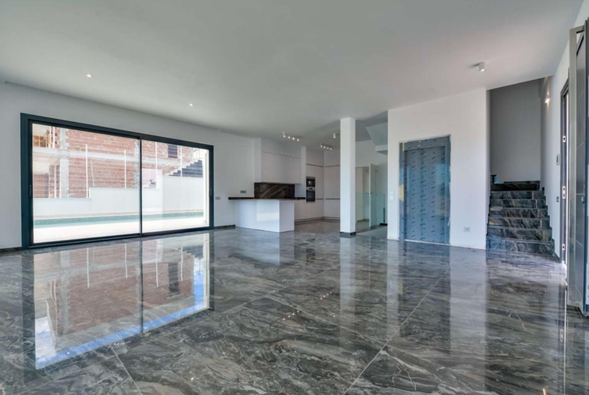 Nieuw gebouwde villa in Golf Bahía Luxe, ruimte en energie-efficiëntie
