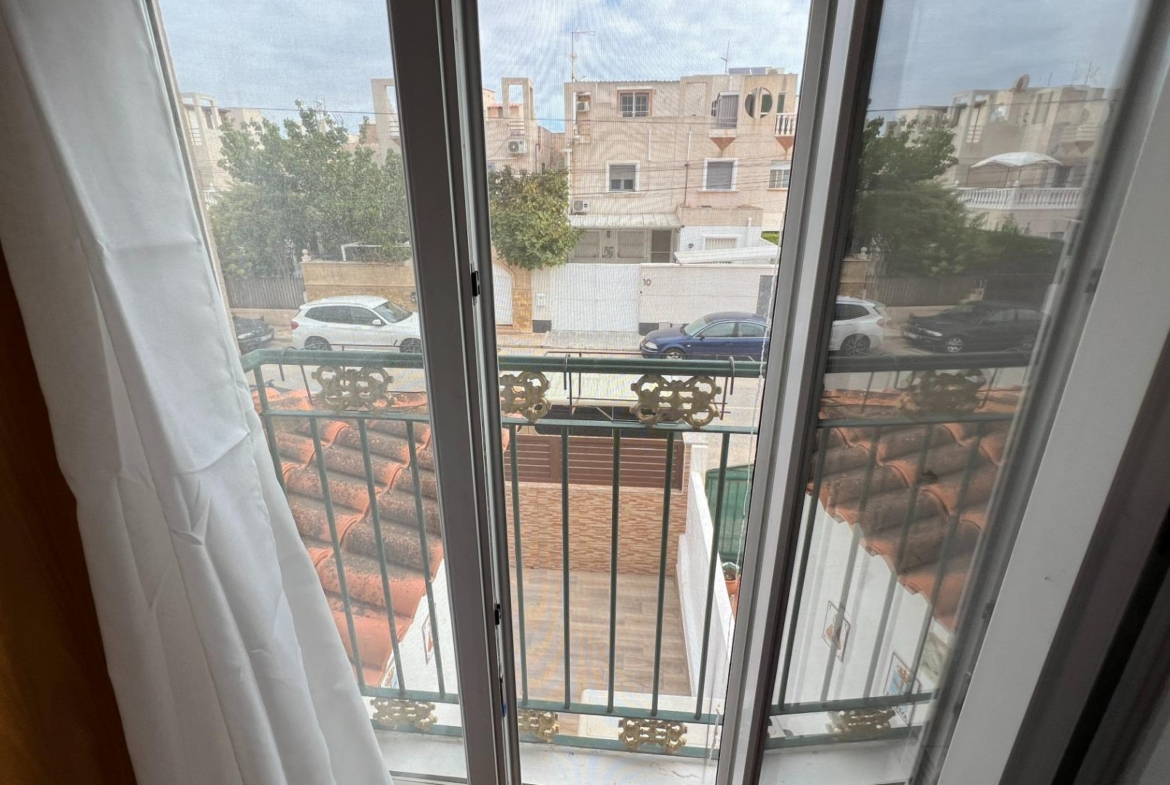 🏡 Your lakeside home with ☀️ solarium and 🌿 private garden in Torrevieja!