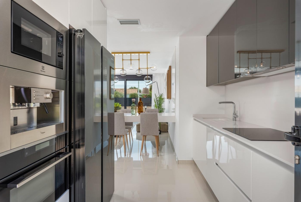 OBRA NUEVA EN LA MANGA. VILLA DE LUJO. 3 DORM. 3 BAÑOS. 440 PARCELA. PISCINA PROPIA.PLAYA A 350M
