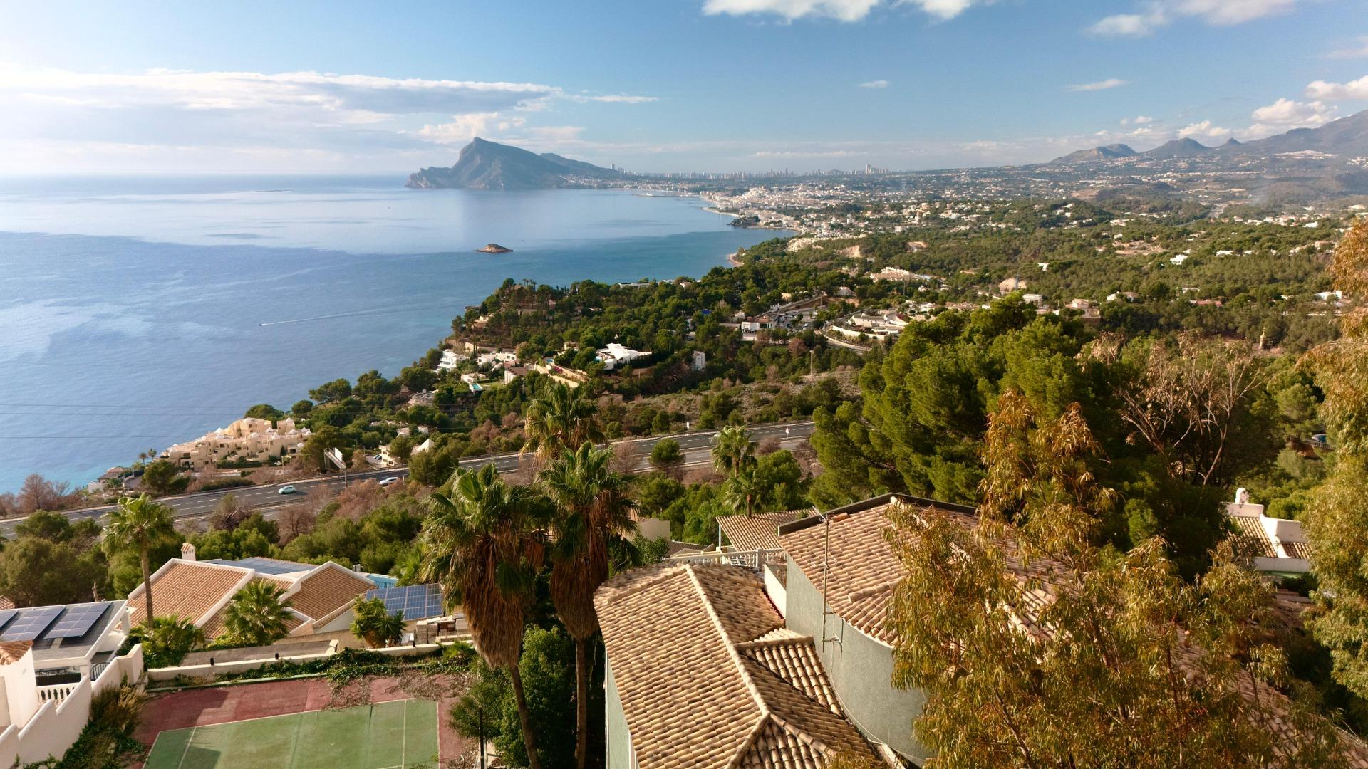 3-27-35 Mediterranean Luxury in Altea Hills: Exclusive Property with Spectacular Views and Unique Spaces