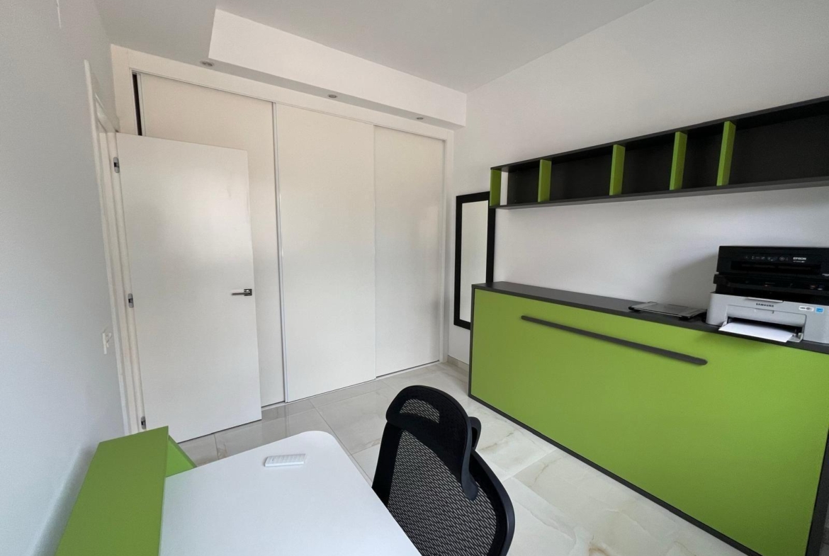 VILLA DE LUJO EN LOMAS DE CABO ROIG CON PISCINA PRIVADA Y PARCELA DE 200 M2. 3 DORM. 3 BAÑOS.