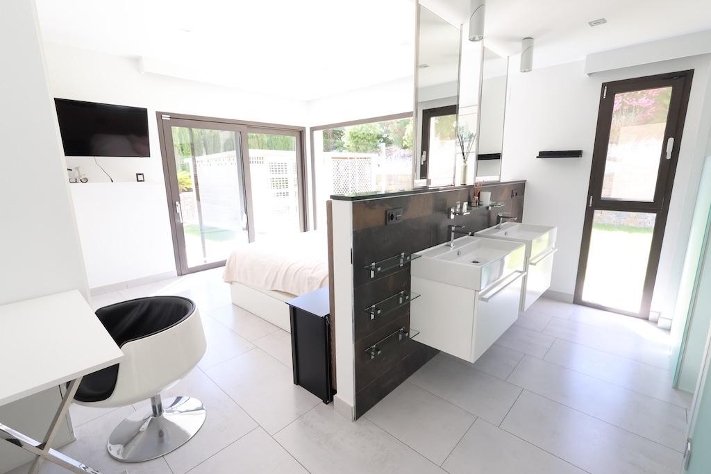 VILLA DE LUJO DE 5 DORM. 6 BAÑOS. EN MONTE OLIMPO JÁVEA.