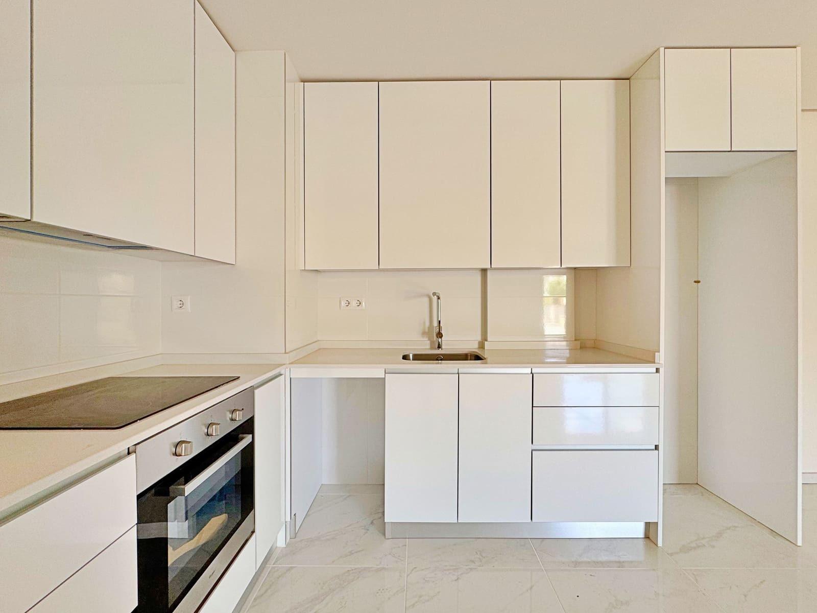 3-27-69 APARTAMENTO EN RESIDENCIAL GREEN HILS DE 2 DORM. 2 BAÑOS. PARKING INCLUIDO. PISCINA. GYM. SUPERFICIE 93 M2.