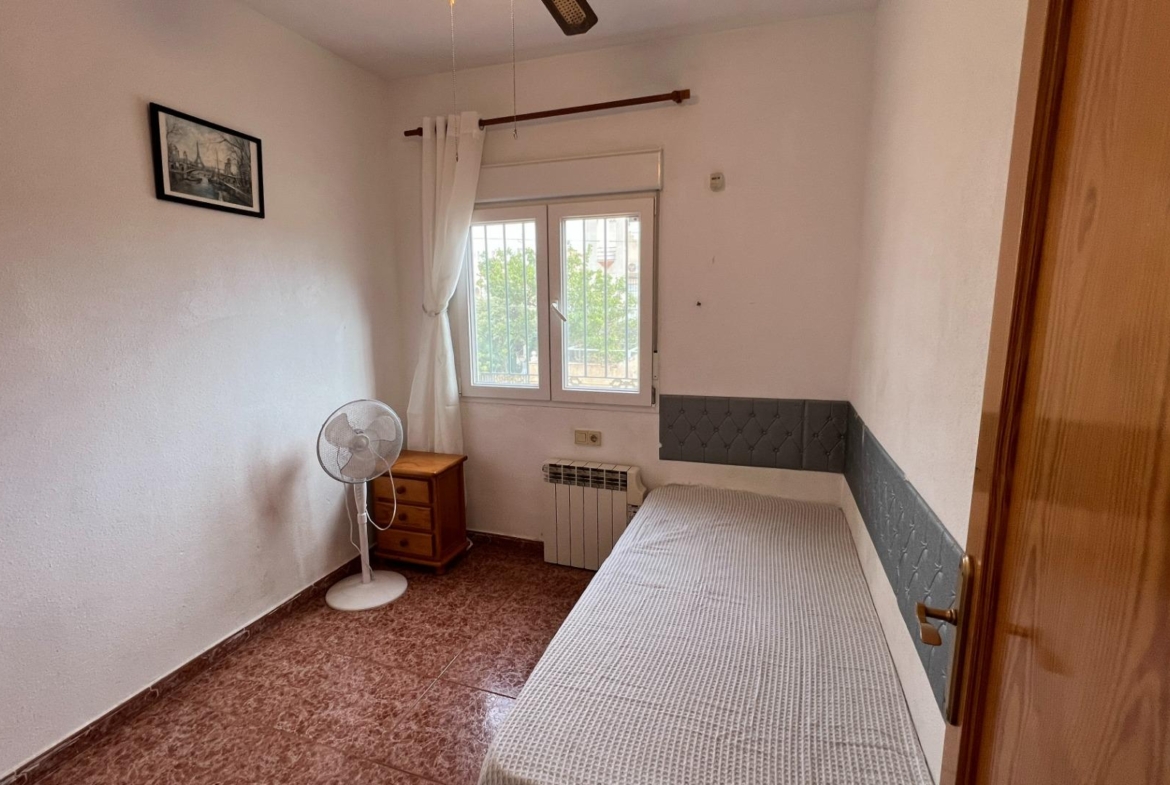 🏡 Your lakeside home with ☀️ solarium and 🌿 private garden in Torrevieja!