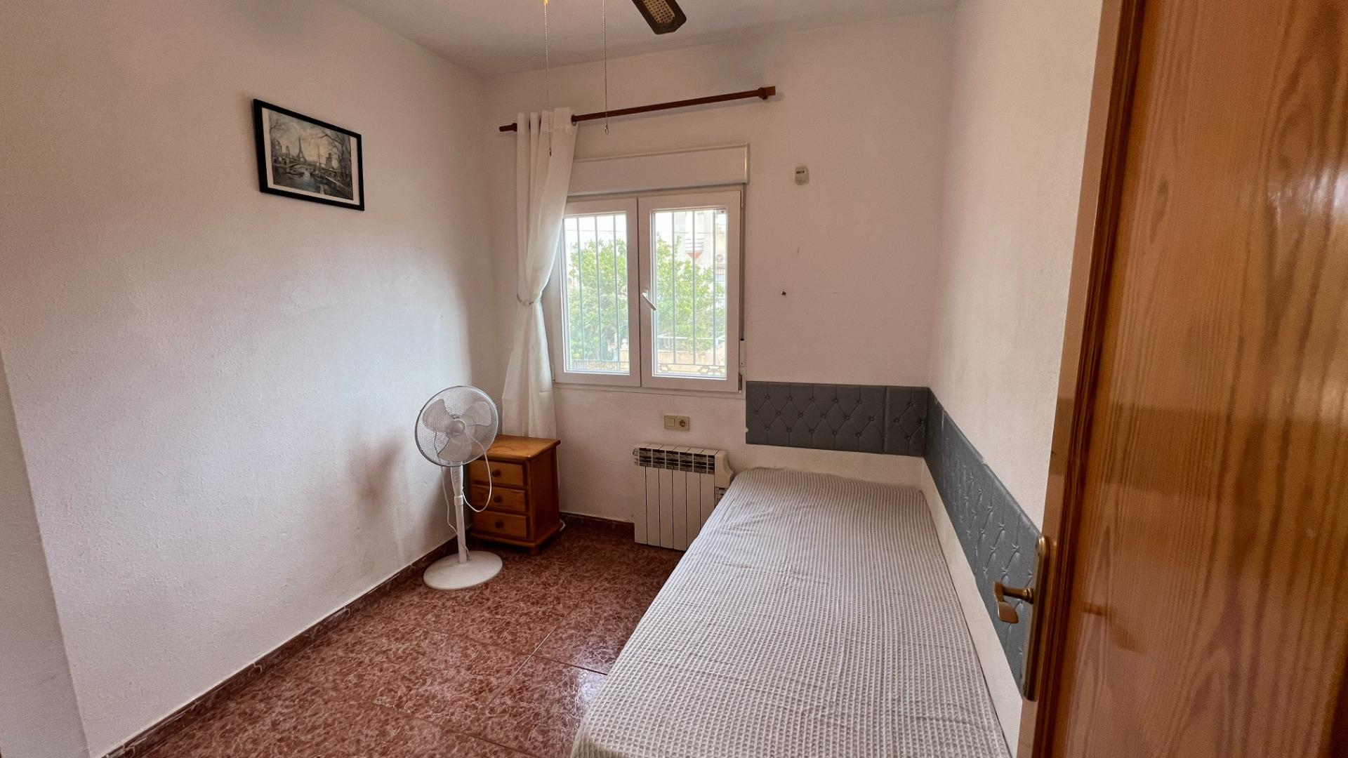 🏡 Your lakeside home with ☀️ solarium and 🌿 private garden in Torrevieja!