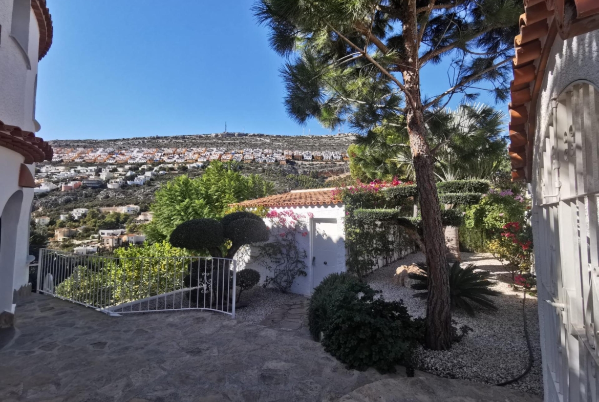 Villa with Sea Views in Cumbre del Sol 🏡🌊