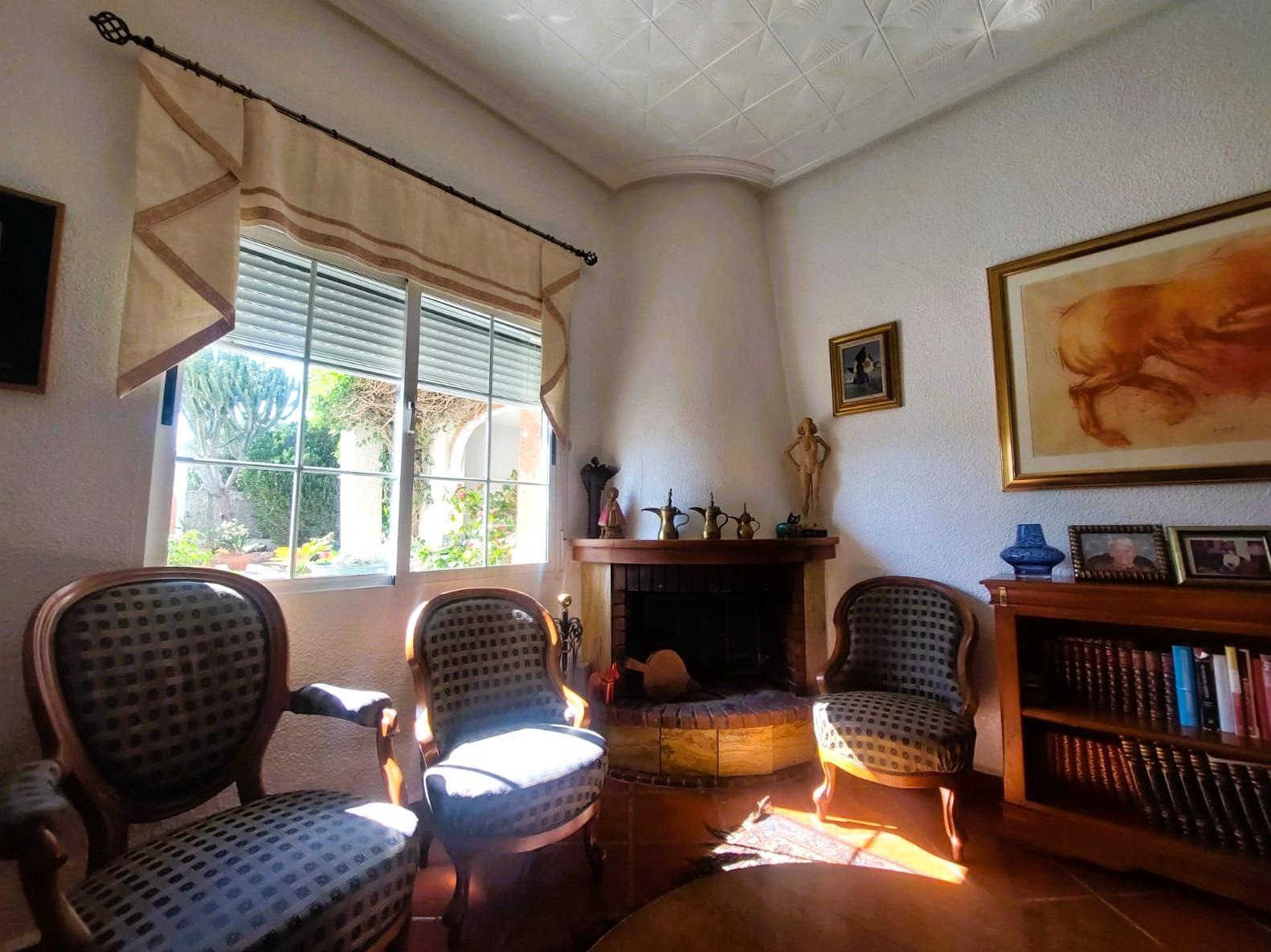 3-28-43 Charming mediterranean villa