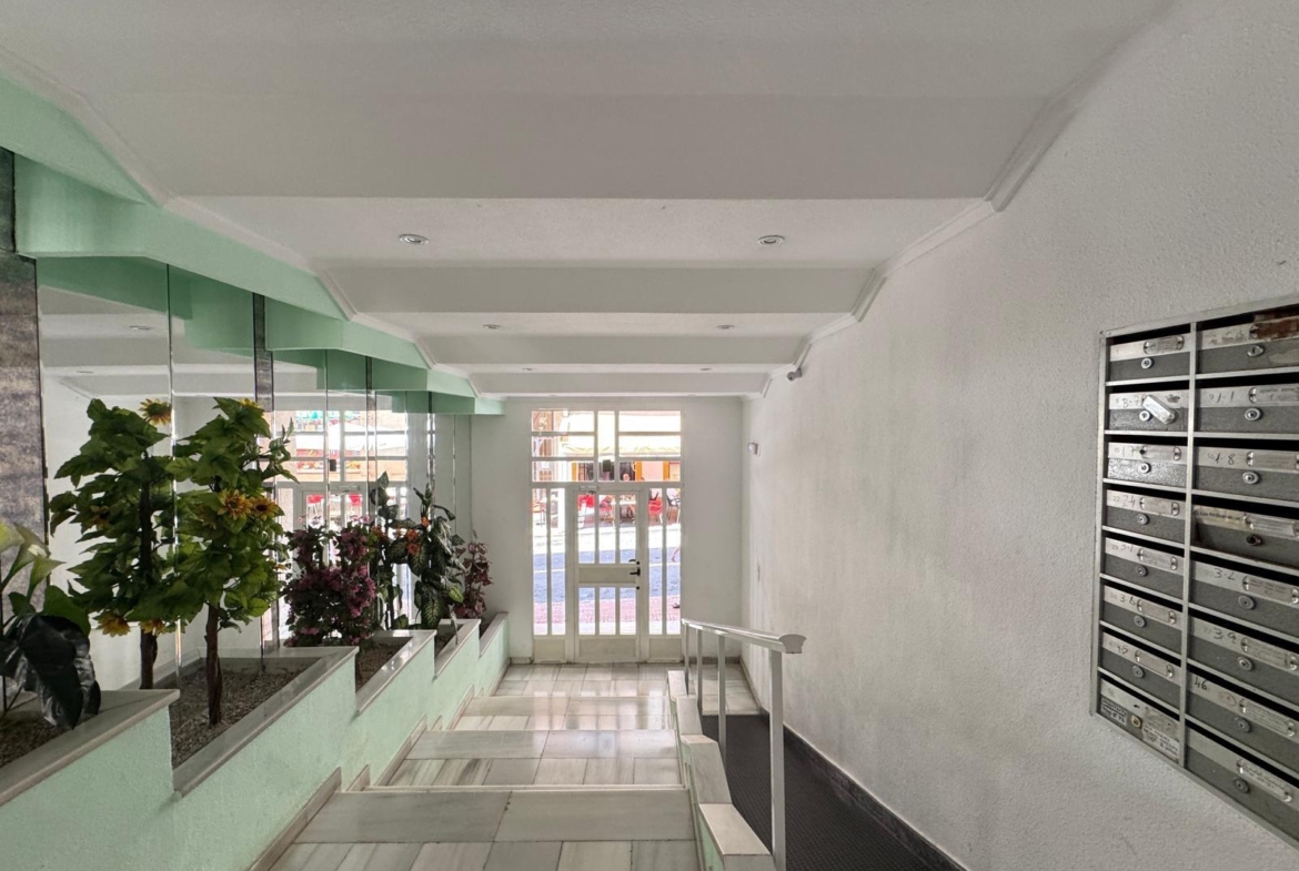 2 BAÑOS. 65 M2. SECADO POR DOS ESTUDIOS PARA ALQUILAR