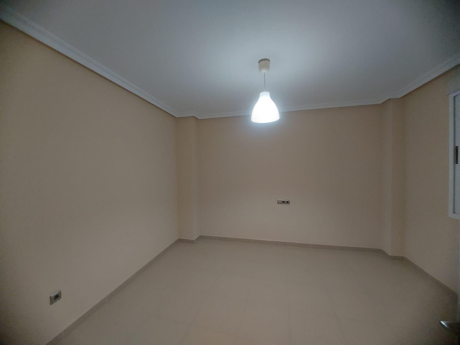 3-29-28 EDIFICIO EN ORIHUELA CIUDAD. 3 DORM. 2 BAÑOS. GARAJE. TRASTEROS