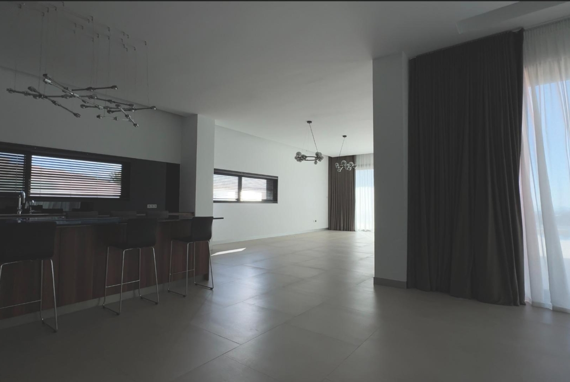 Unique Villa in Sierra Cortina