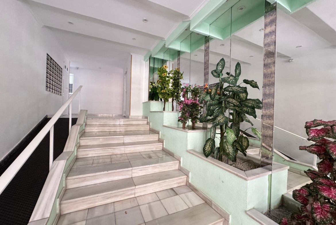 2 BAÑOS. 65 M2. SECADO POR DOS ESTUDIOS PARA ALQUILAR