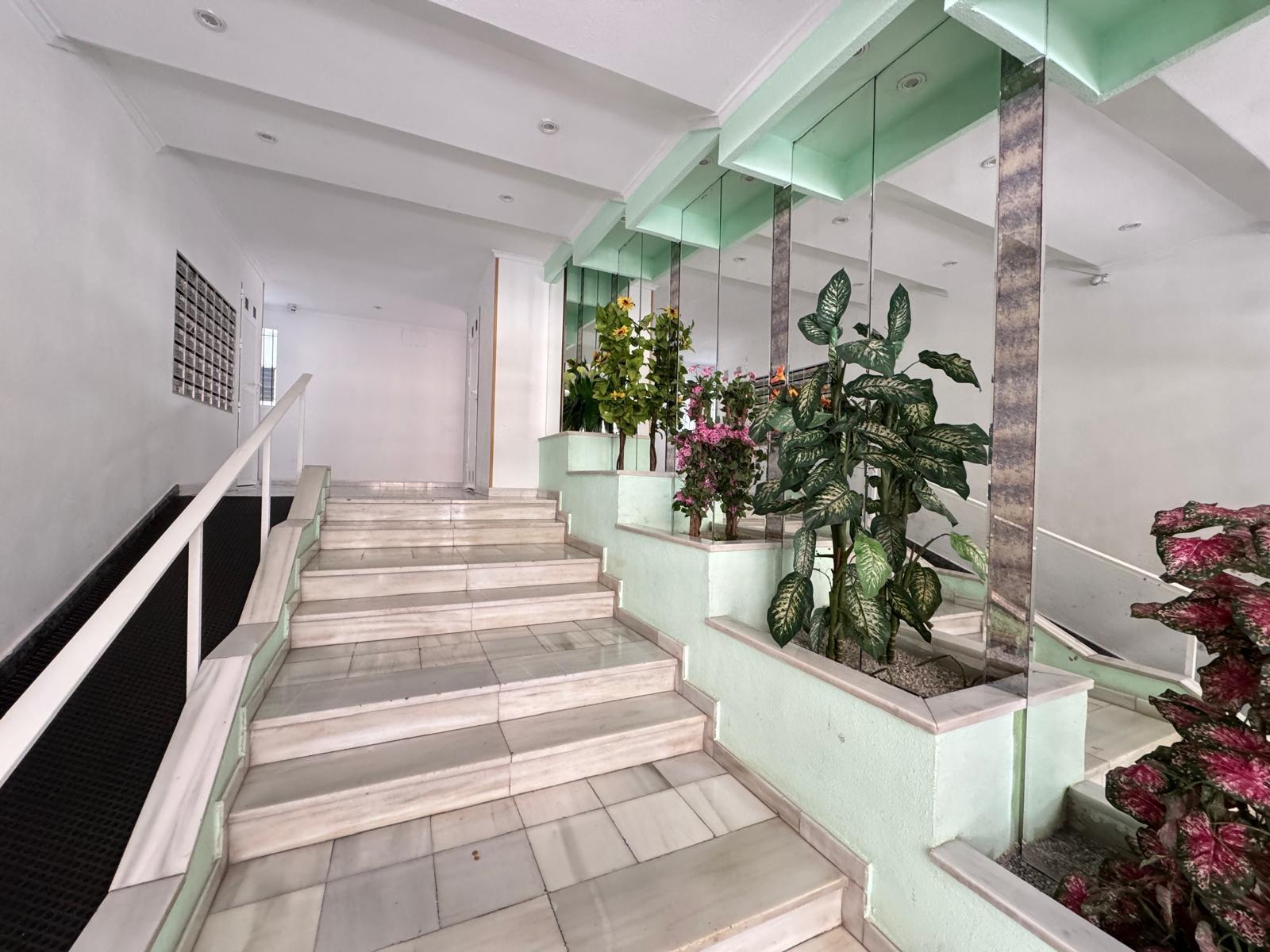 2 BAÑOS. 65 M2. SECADO POR DOS ESTUDIOS PARA ALQUILAR