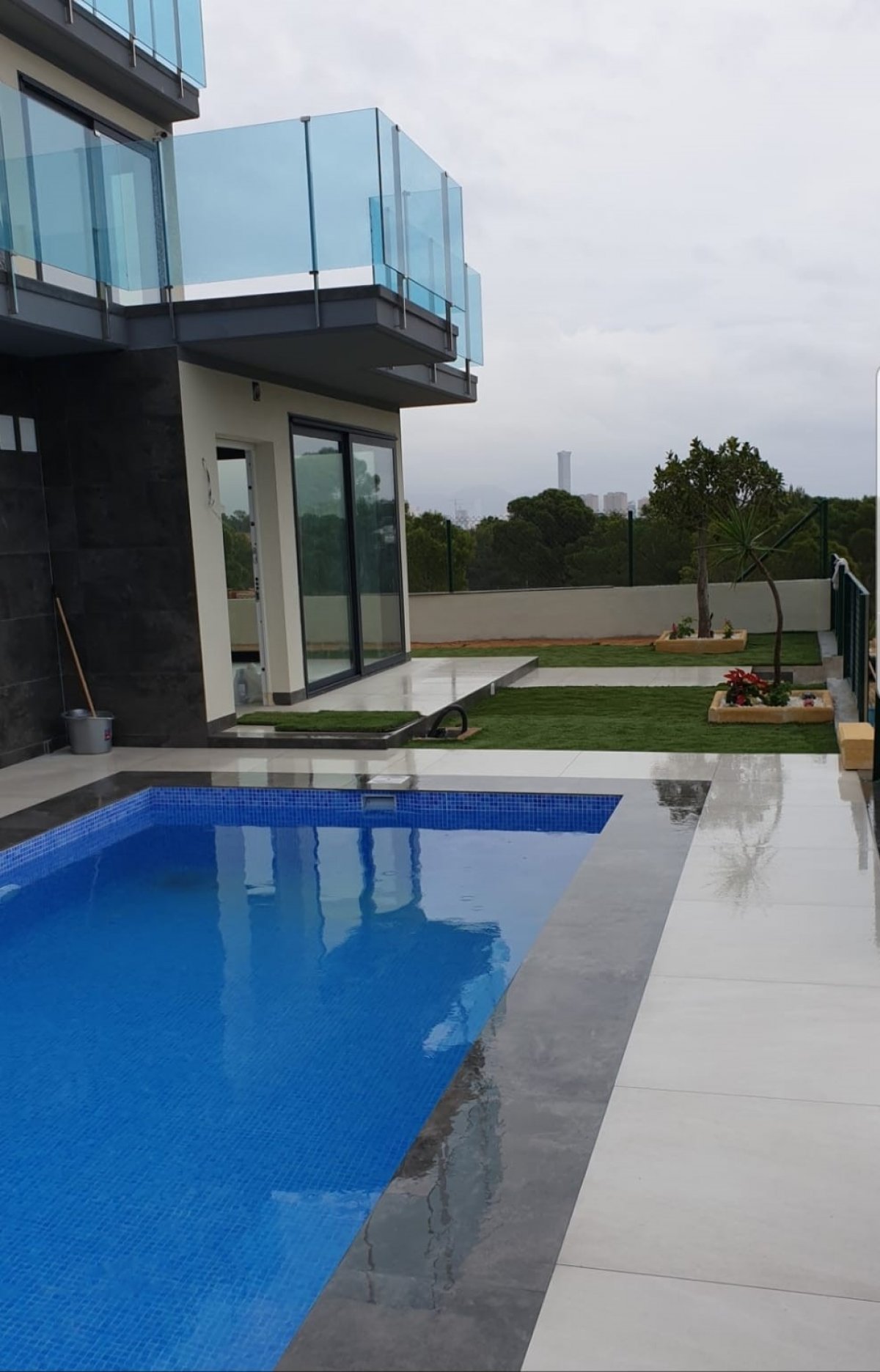 Budget villas with sea views in Finestrat