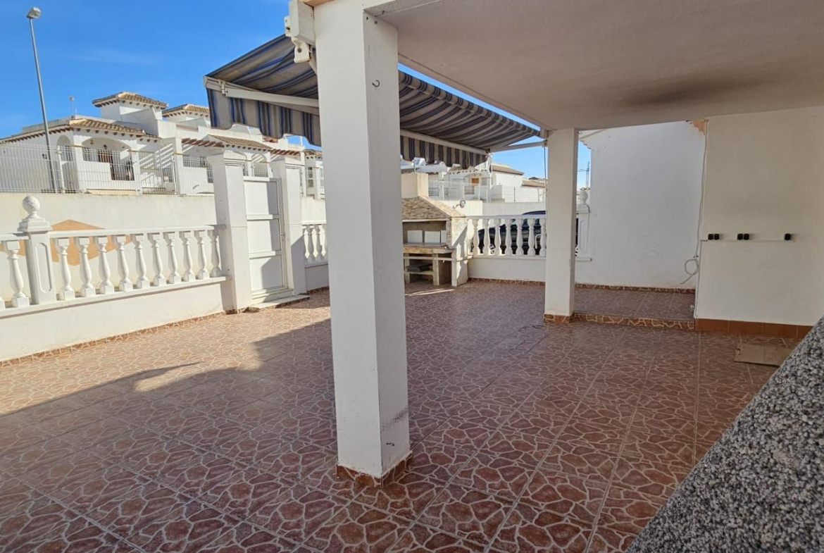 ORIHUELA COSTA EXCLUSIVA: ZENIAMAR 3, 4 HABS AMPLIO JARDIN PISCINA COM 320.000 EUROS!