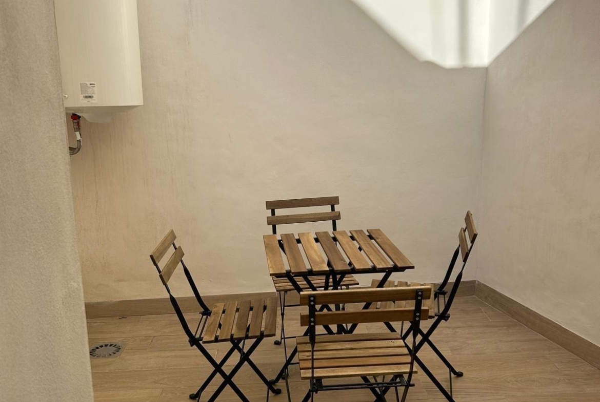 🏡✨ Townhouse in Benidorm Old Town: Charm and Comfort by the Sea 🌊🌴