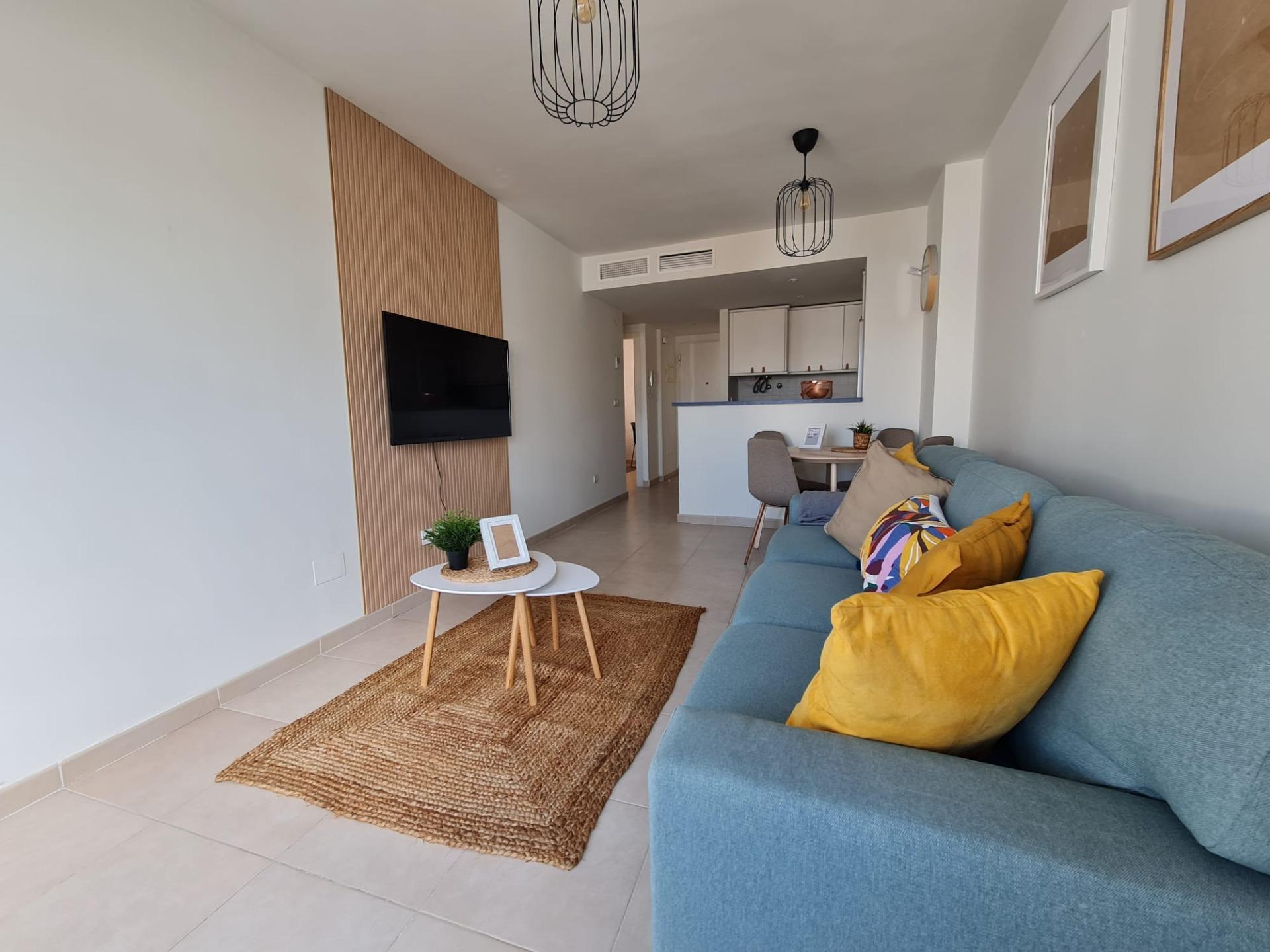 SEMINUEVO APARTAMENTO EN ORIHUELA COSTA DE 2 DORM. 2 BAÑOS. PARKING INCLUIDO. PISCINA COMUNITARIA.
