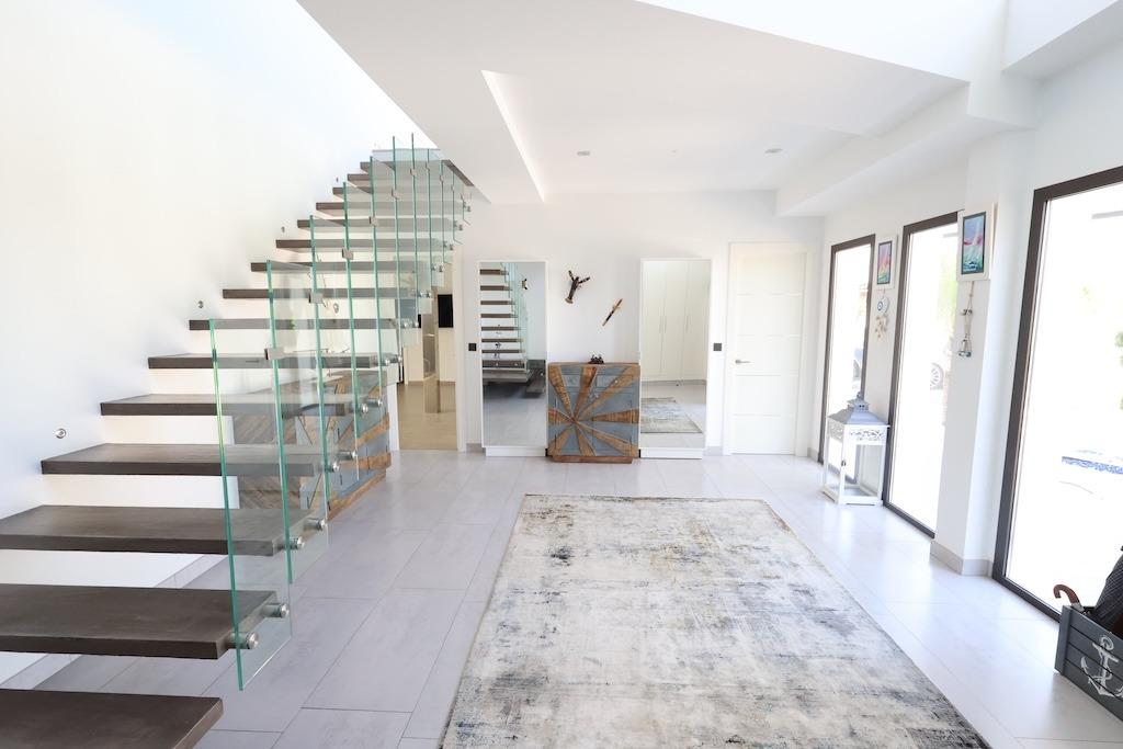 VILLA DE LUJO DE 5 DORM. 6 BAÑOS. EN MONTE OLIMPO JÁVEA.