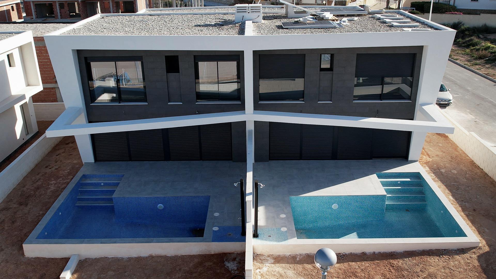 NEW BUILD IN GRAN ALACAN! SEMI-DETACHED VILLAS MODEL LINDA. 3 BEDROOMS. 3 BATHROOMS. WITH PARKING AND POOL.