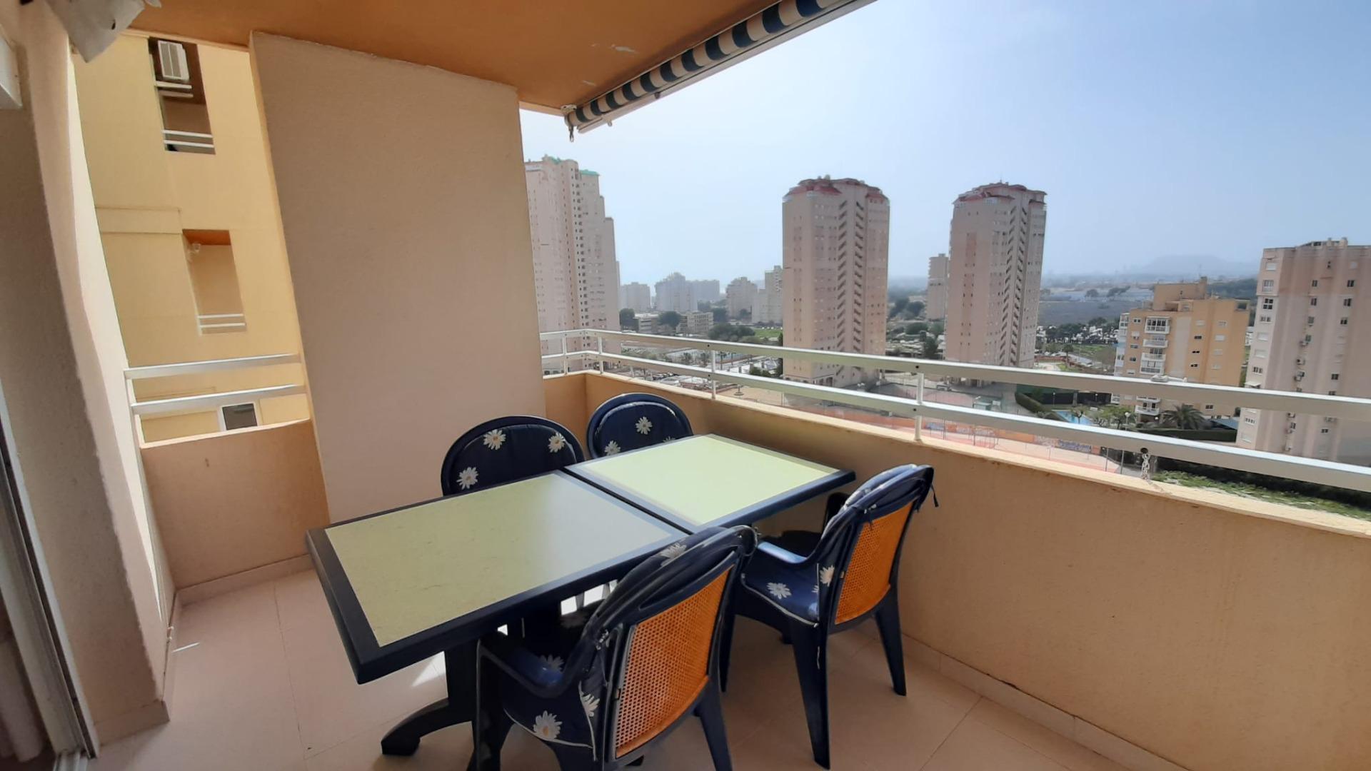 Excepcional piso en 2ª línea en playa Muchavista con vistas panorámicas al mar y a la montaña