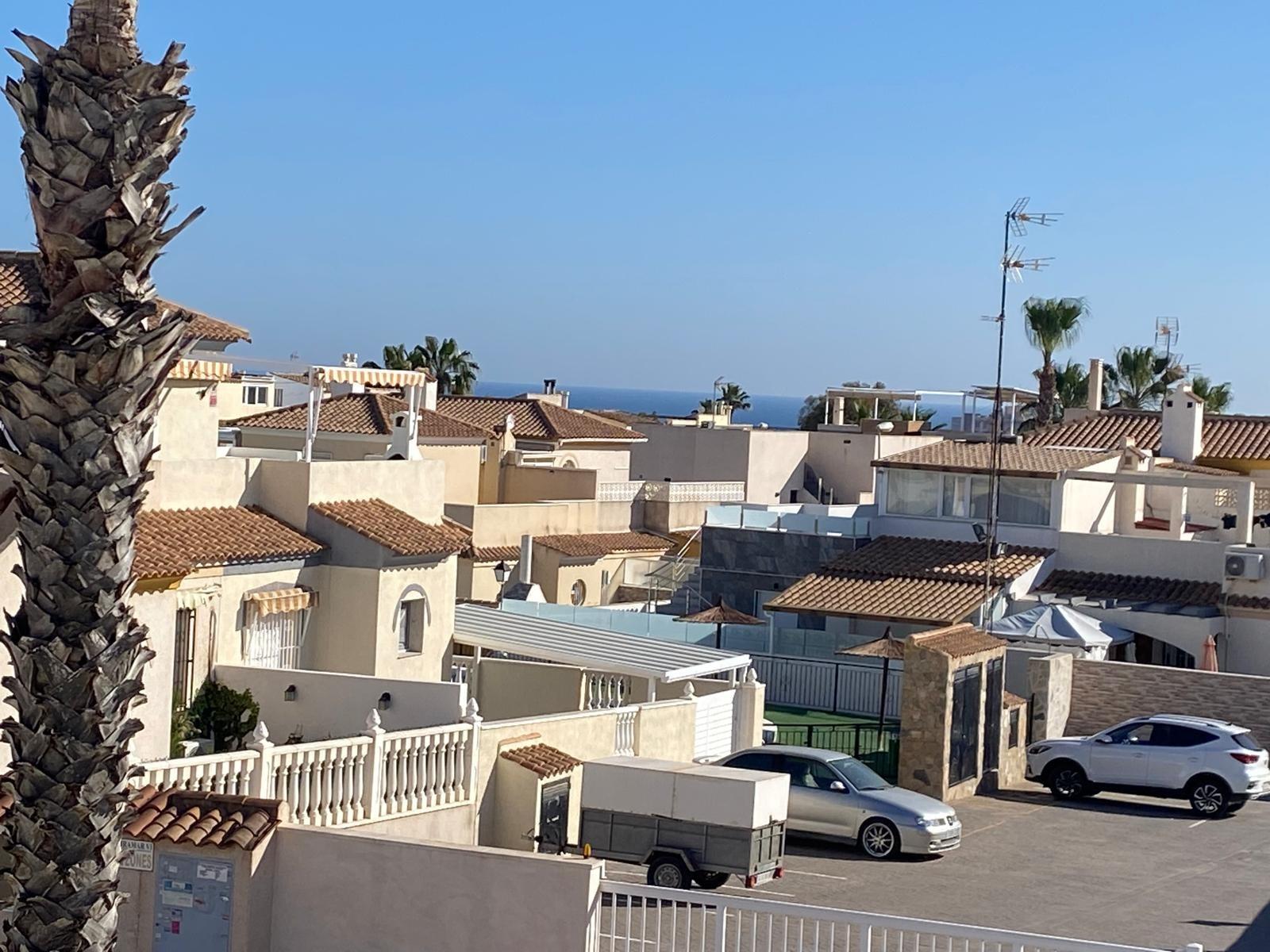 Detached chalet in Torrevieja (Torreblanca), just 300 meters from the sea.