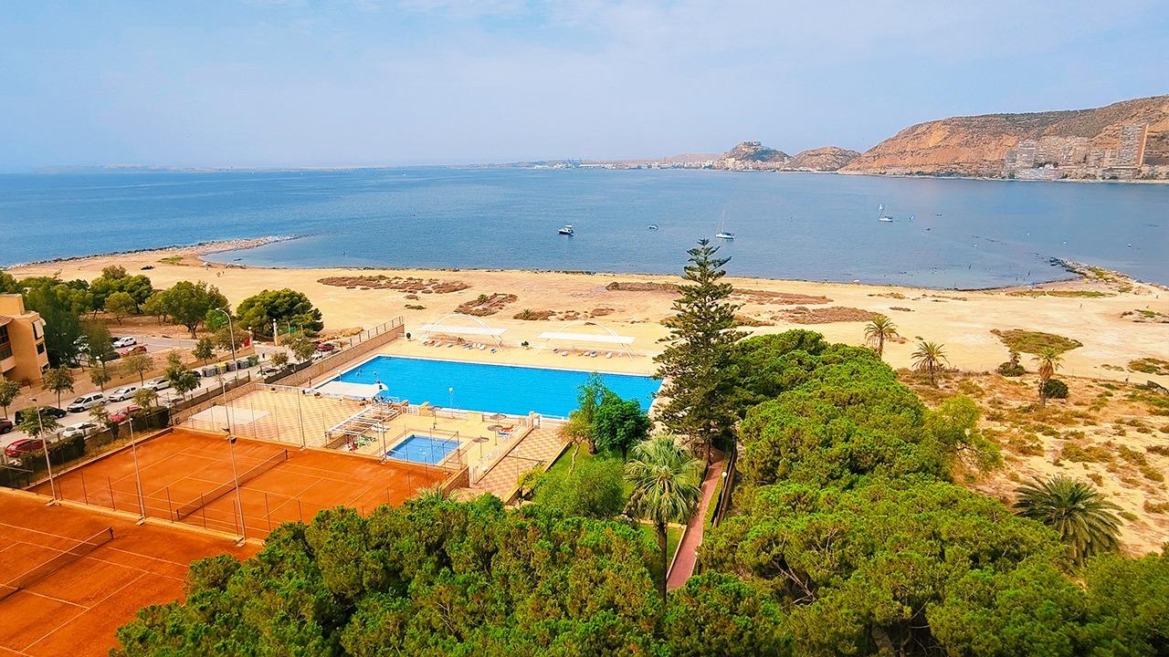 EXCLUSIVA VIVIENDA DE 178 METROS EN PRIMERA LÍNEA EN CABO HUERTAS