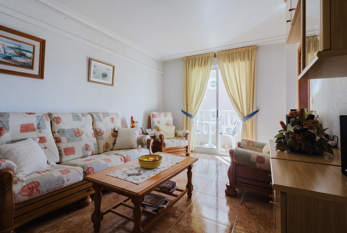 ESPACIOSA VIVIENDA DE 3 AMPLIAS HABITACIONES