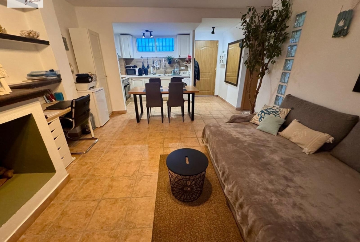 Se vende piso al lado del mar