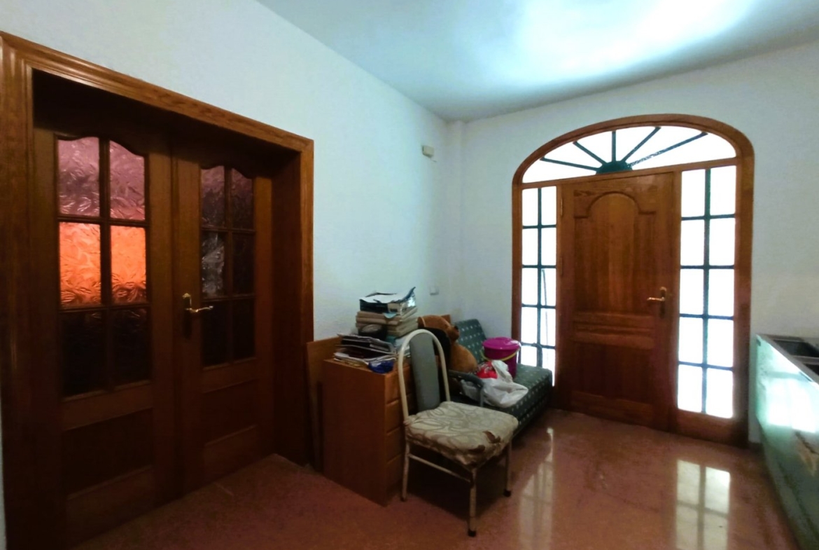 INDEPENDENT VILLA OF 500M2 – LAND OF 10,000M2 NEXT TO BONALBA – MUCHAMIEL