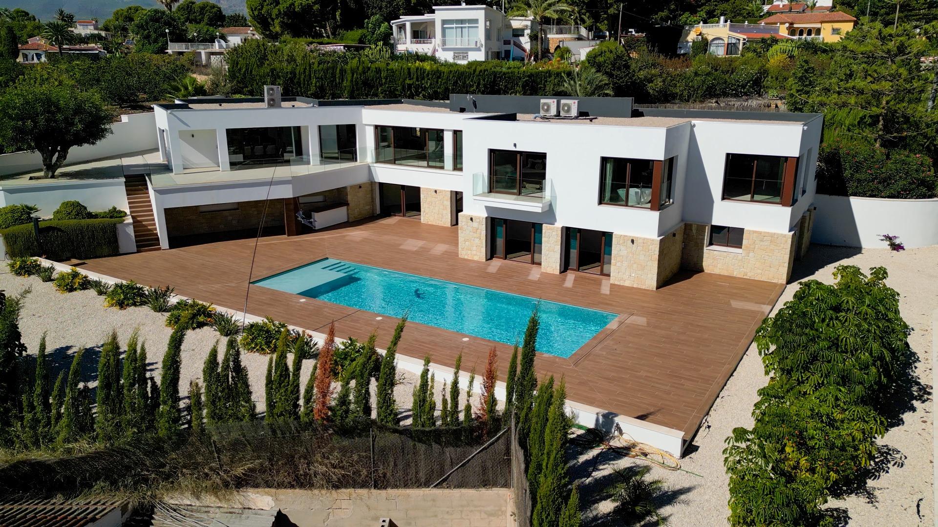 3-3-61 “Stunning Villa with scenic views to the sea and valle in Altea”