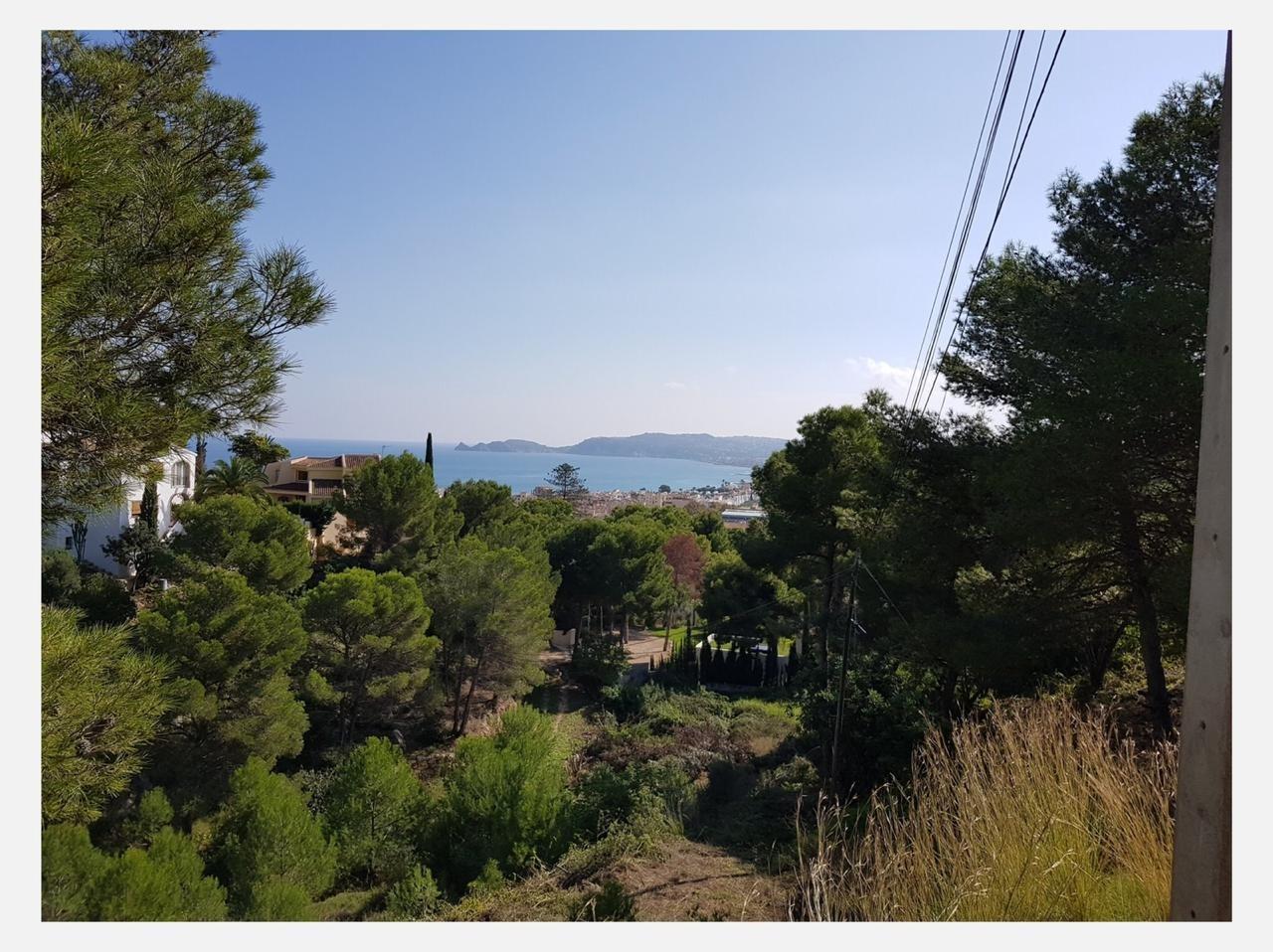 Urban plot in Javea with sea views