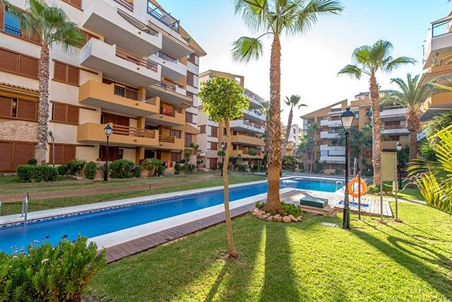 “LA RECOLETA” ATICO CON TRES TERRAZAS. GARAJE+TRASTERO. 2 DORM. 2 BAÑOS. 201 M2. PISCINAS.