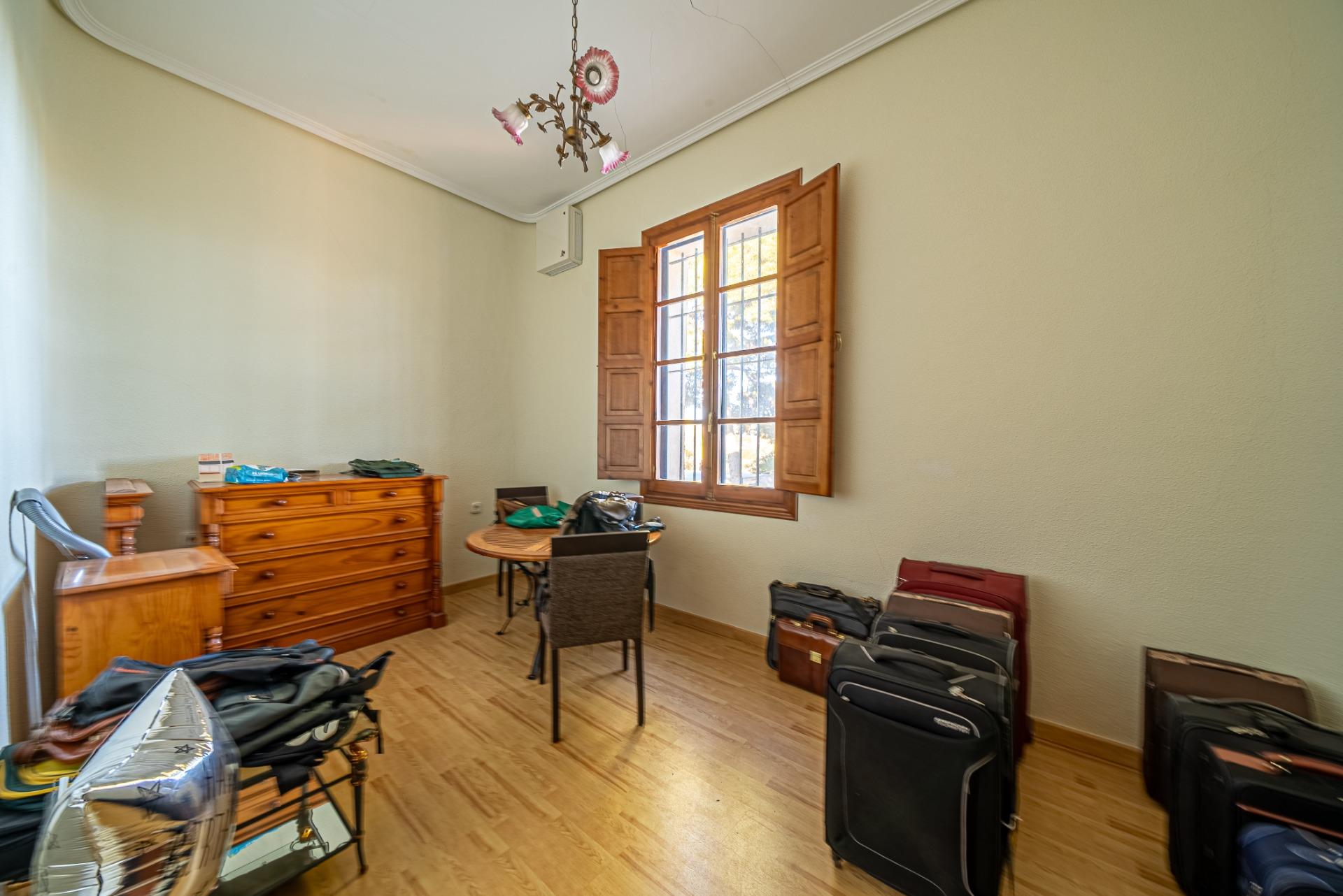 3-30-29 Rustic Oasis: Large House with Land All the Amenities